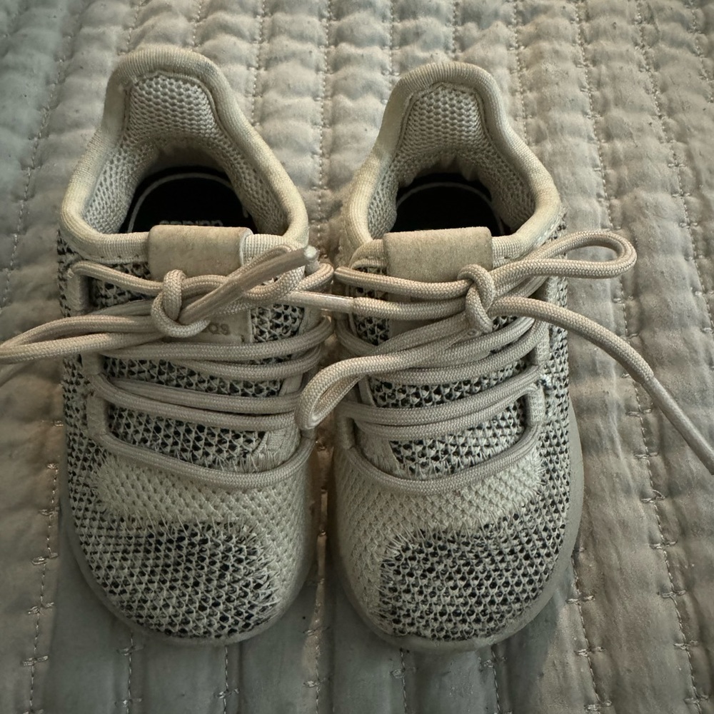 Toddler Adidas size 4